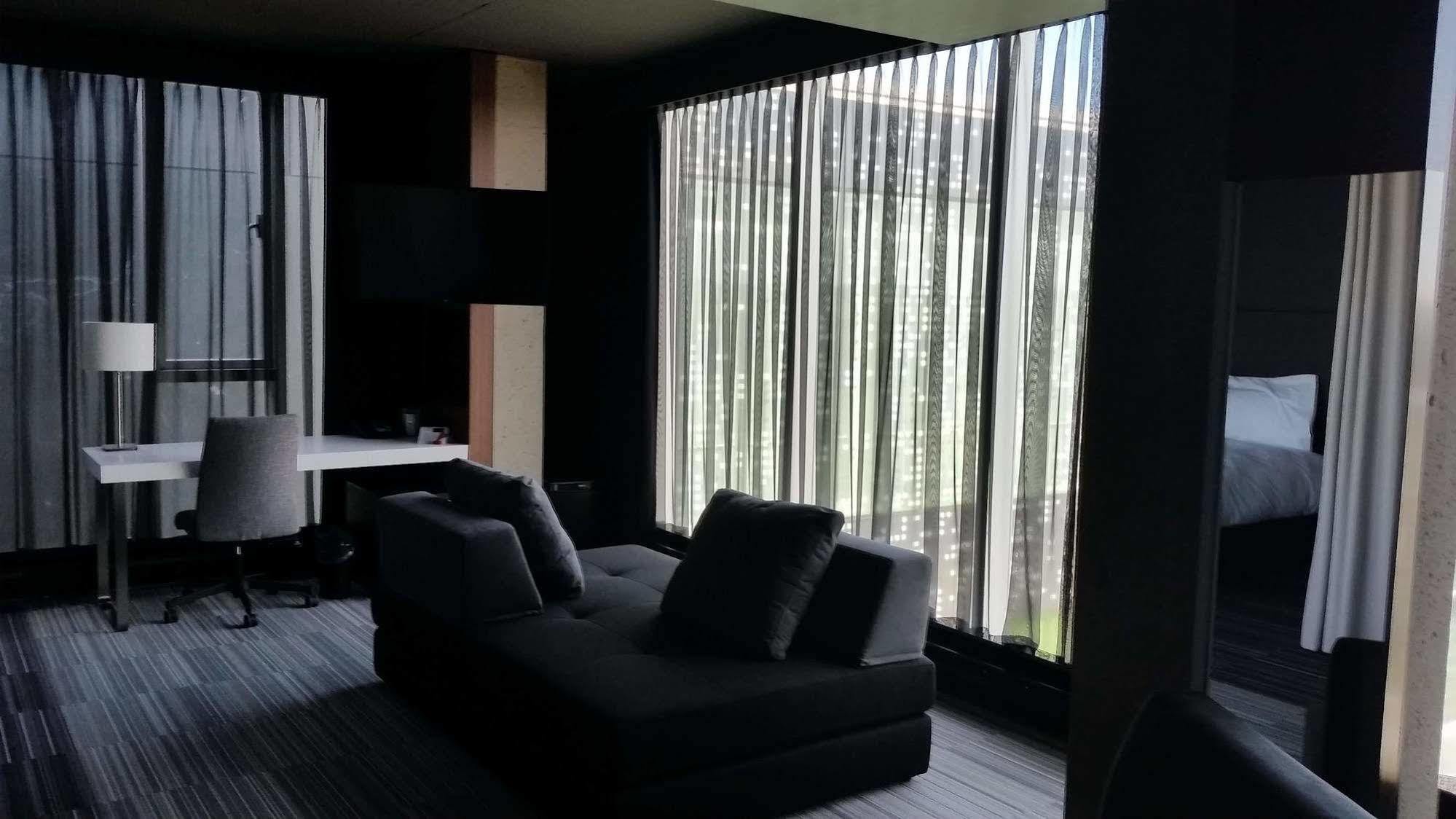 Grand Times Hotel Drummondville Eksteriør bilde